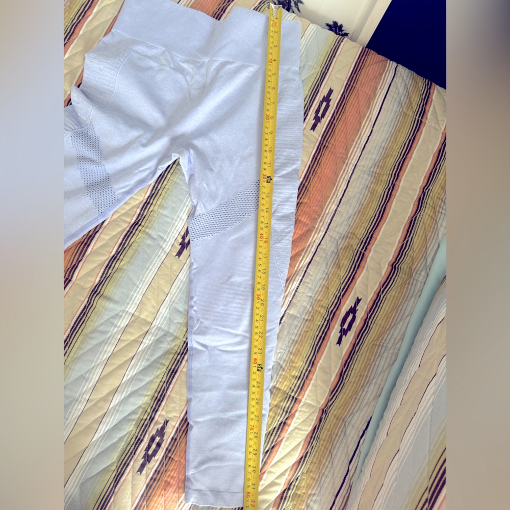GUESS 2 Piece Workout Set - Picture 11 of 12